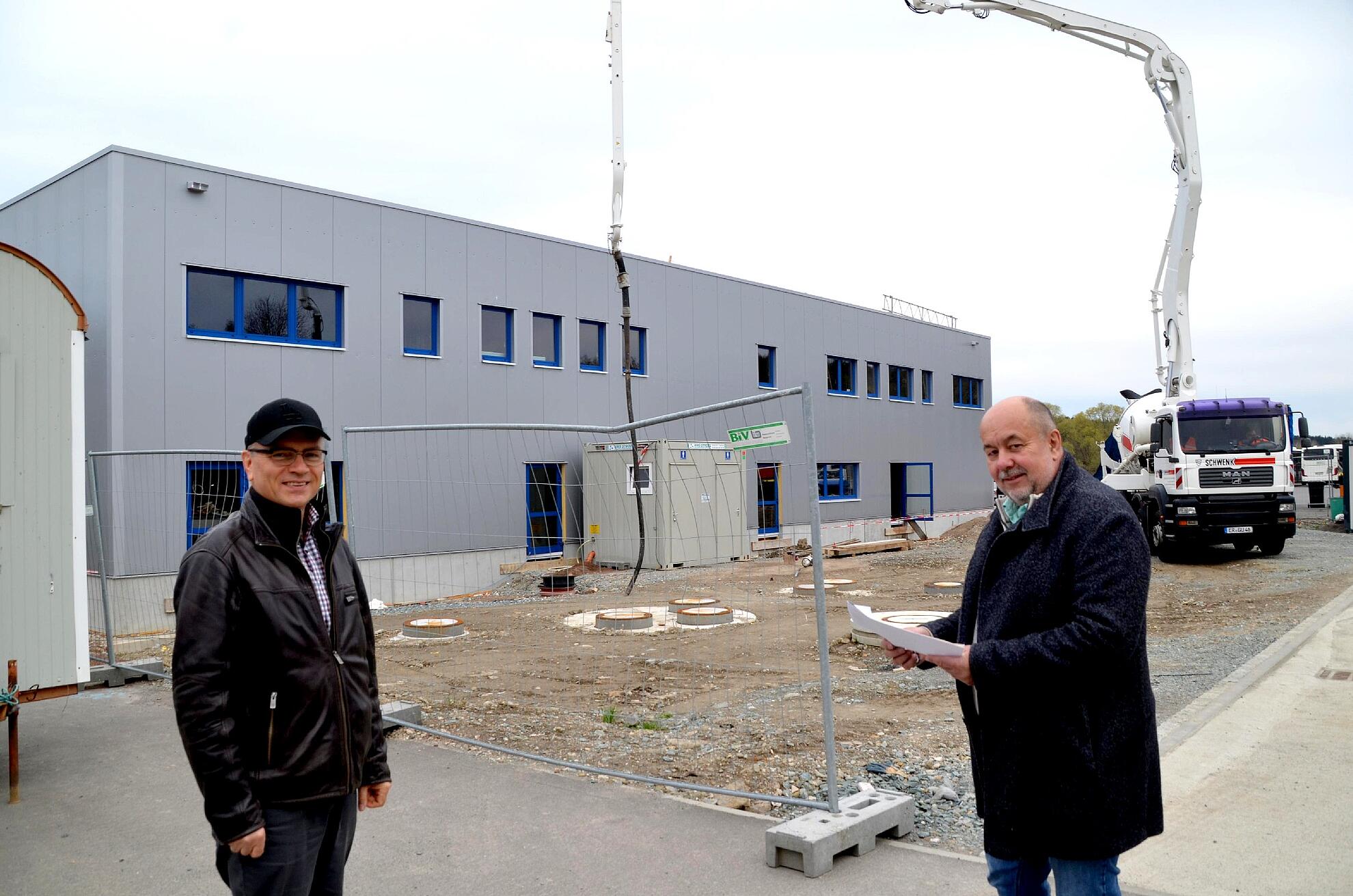 So wird der neue Betriebshof in Rodewisch aussehen. Am 2. August 2021 ist die Eröffnung. Fotos: Verkehrsverbund Vogtland