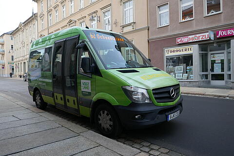 BürgerBus Lengenfeld hält in der Innenstadt